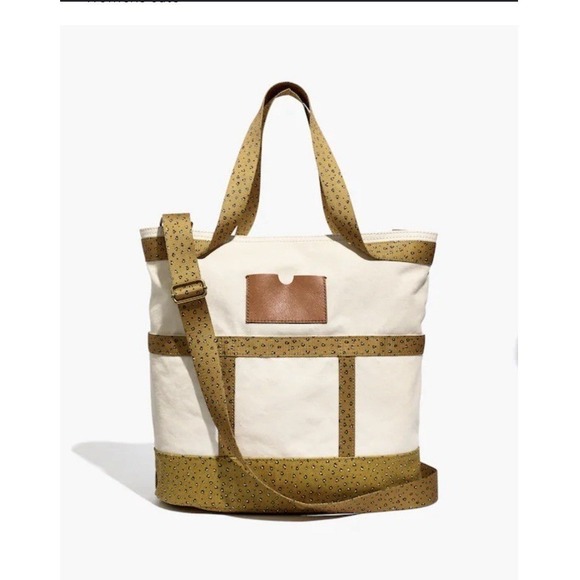 Madewell Handbags - Madewell The Canvas‎ Camden Tote Bag In Mini Leopard Animal Print